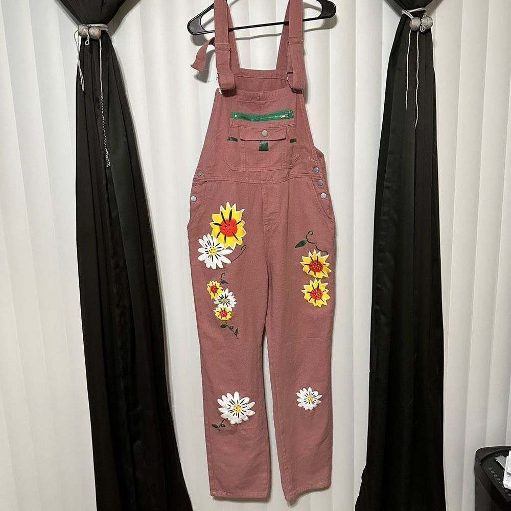 No brand overalls , cute, dusty rose colored with detailed flowers , 2 front poc